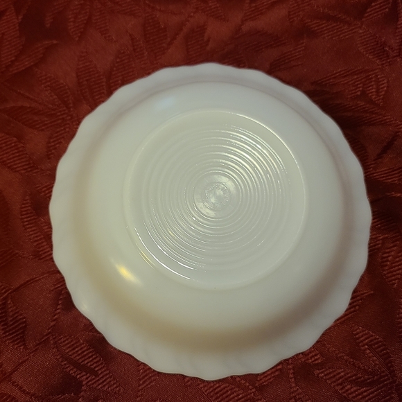1950's Opal Glass Bowl 'Princess Swirl' - Picture 6 of 7